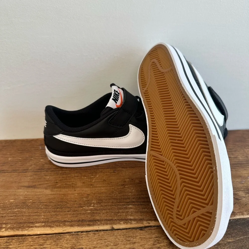 Nike Black and White Low-Top Shoes